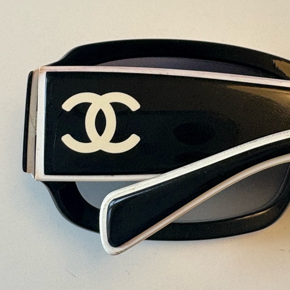 Authentic Chanel Sunglasses with box. - Picture 10 of 11